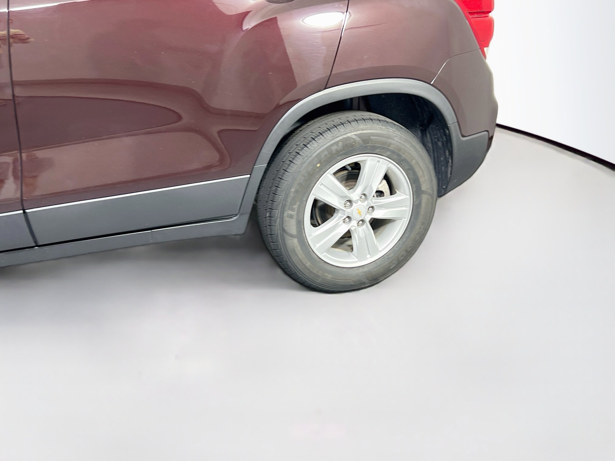 Used 2021 Chevrolet Trax LT w/ LT Convenience Package AWD/4WD image 28