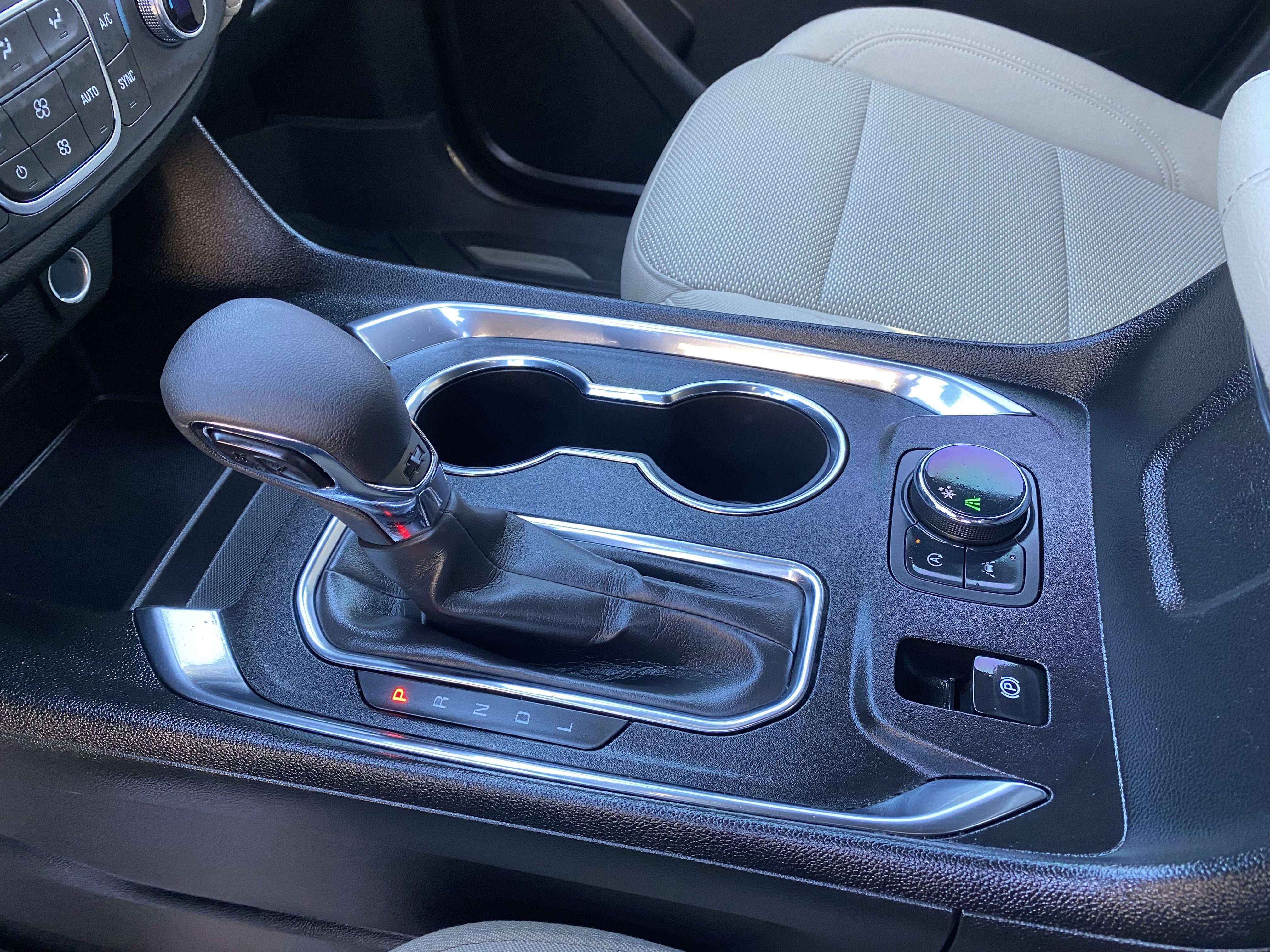 Used 2023 Chevrolet Traverse LS image 30