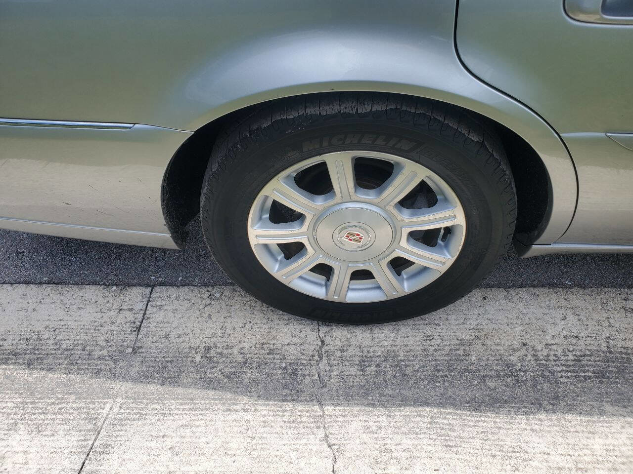 Used 2008 Cadillac DTS Luxury I image 18