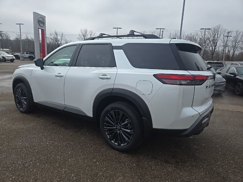 New 2026 Nissan Pathfinder SL image 5
