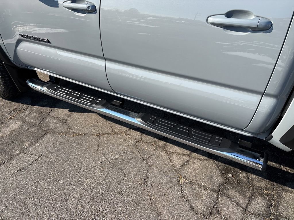 Used 2021 Toyota Tacoma TRD Off-Road w/ Technology Package image 13