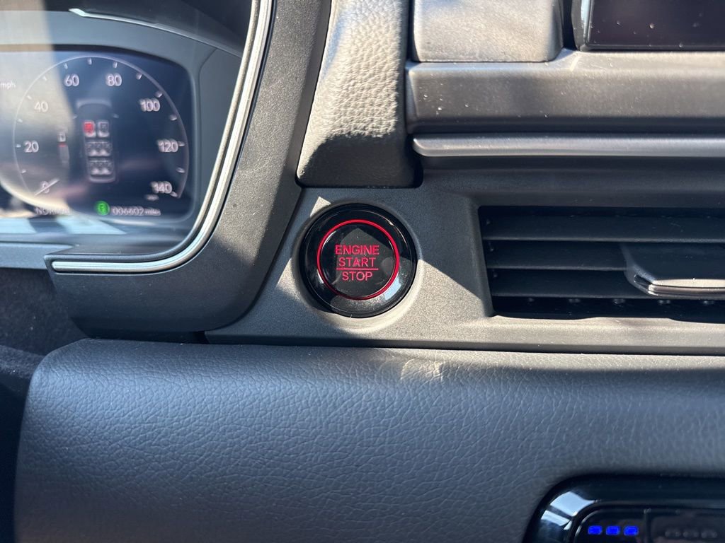 Used 2025 Honda Pilot Black Edition image 24
