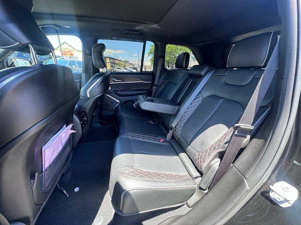 Used 2023 Jeep Grand Cherokee Summit w/ Luxury Tech Group V AWD/4WD image 15