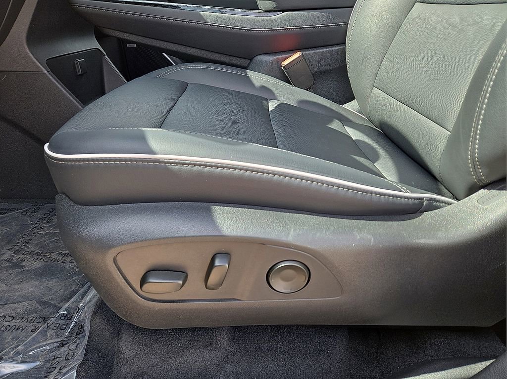 Used 2025 Buick Enclave Preferred image 25