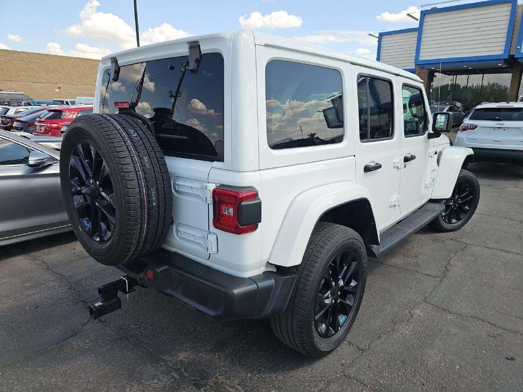 Certified 2022 Jeep Wrangler Unlimited Sahara w/ Cold Weather Group AWD/4WD image 2
