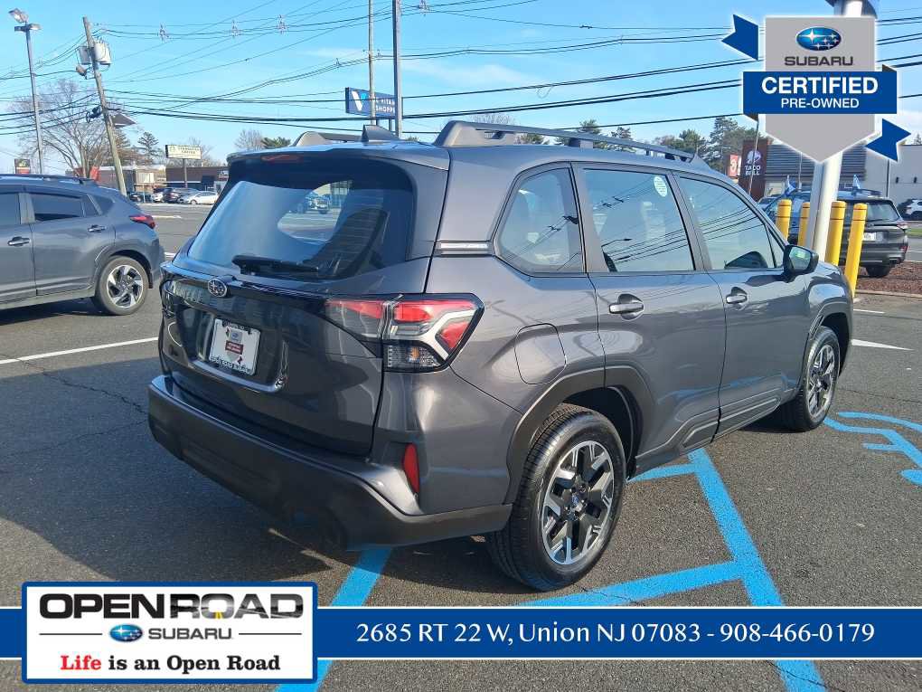 Used 2025 Subaru Forester AWD/4WD image 7