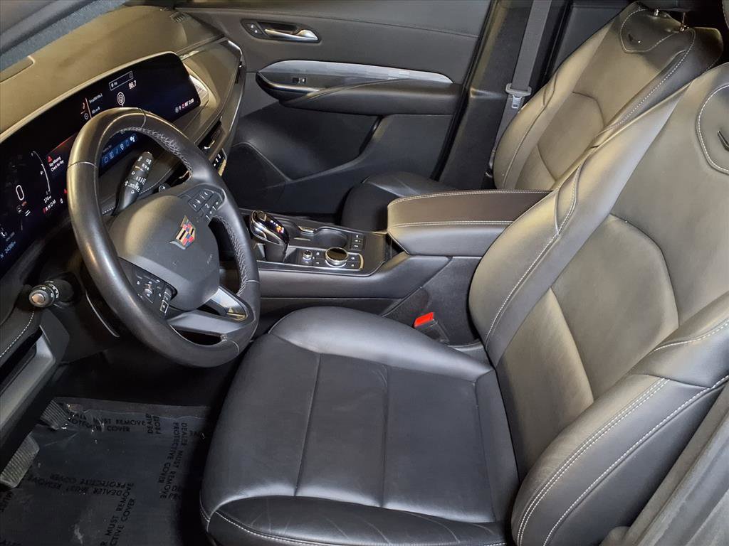 Used 2024 Cadillac XT4 Premium Luxury image 13