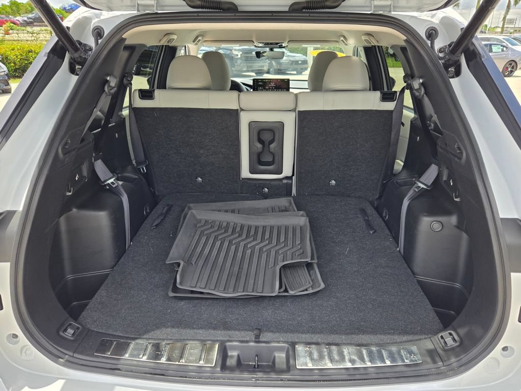 Used 2025 Mitsubishi Outlander SE FWD image 16