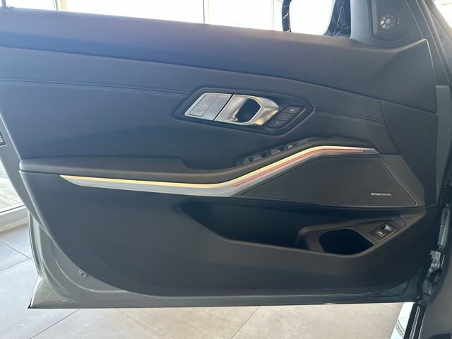 Used 2025 BMW M3 w/ Executive Package image 21