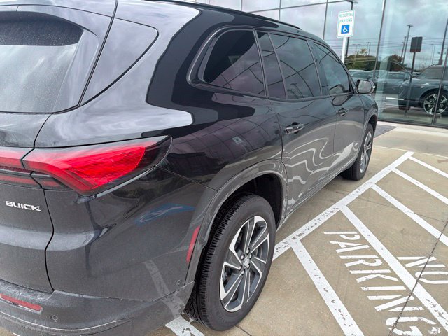 Used 2025 Buick Enclave Sport Touring w/ Super Cruise Package FWD image 3