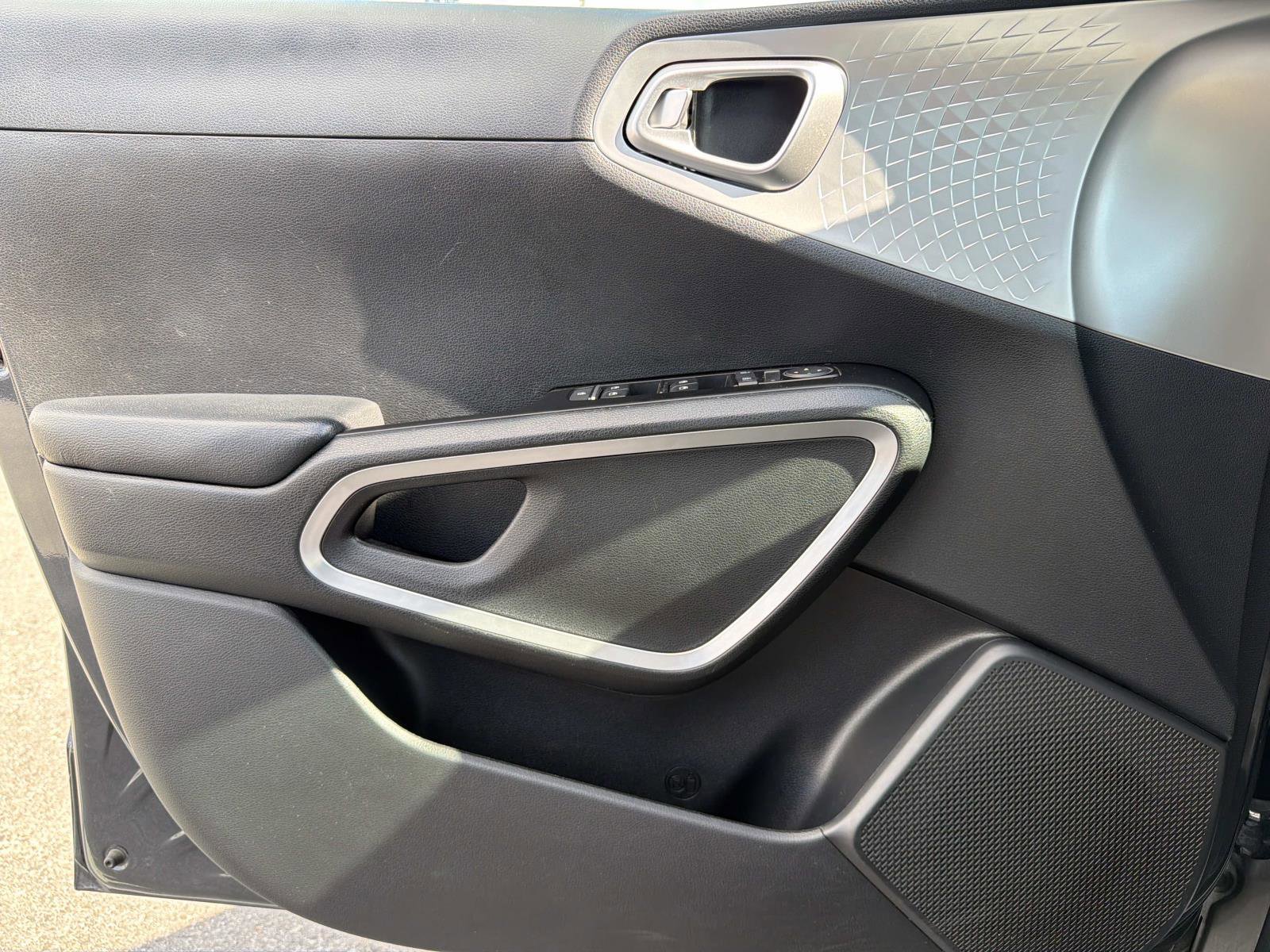 Used 2023 Kia Soul LX w/ Option Group 015 image 16