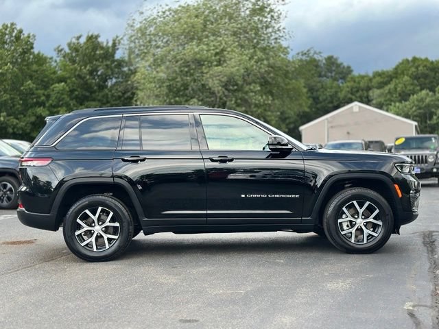 Used 2025 Jeep Grand Cherokee Limited AWD/4WD image 6