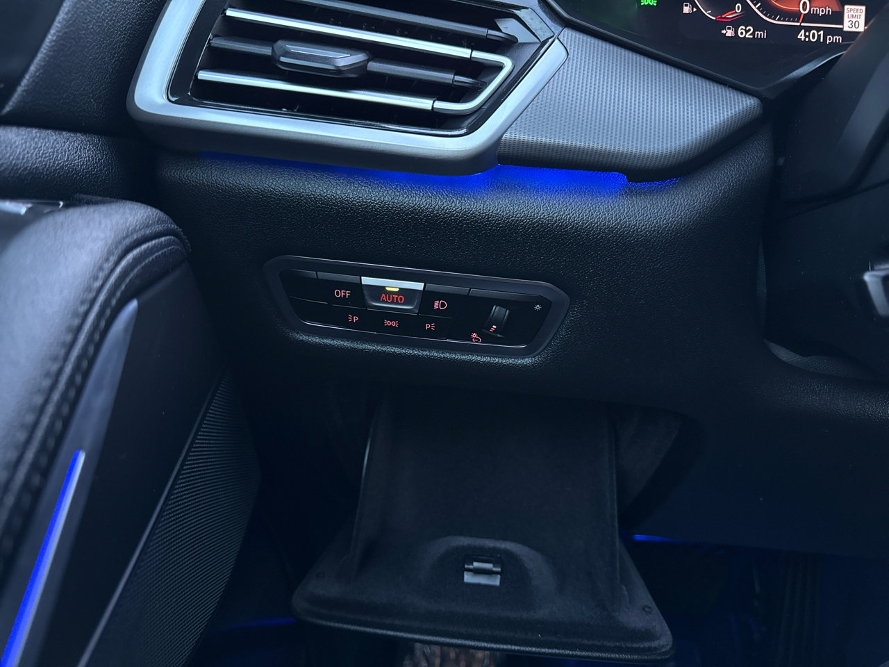 Used 2022 BMW X5 xDrive40i w/ Premium Package image 41