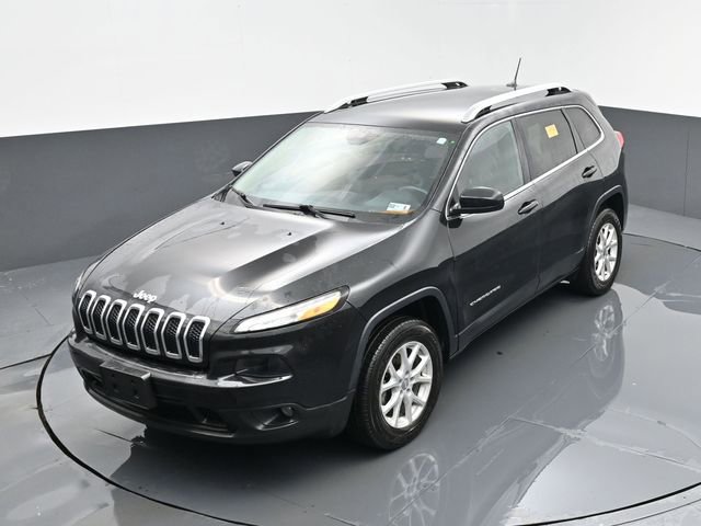 Used 2016 Jeep Cherokee Latitude w/ Cold Weather Group AWD/4WD image 20