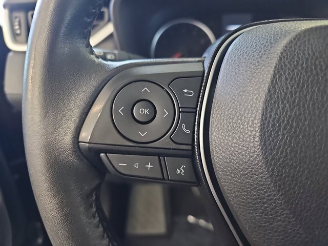 Used 2021 Toyota RAV4 XLE Premium image 17