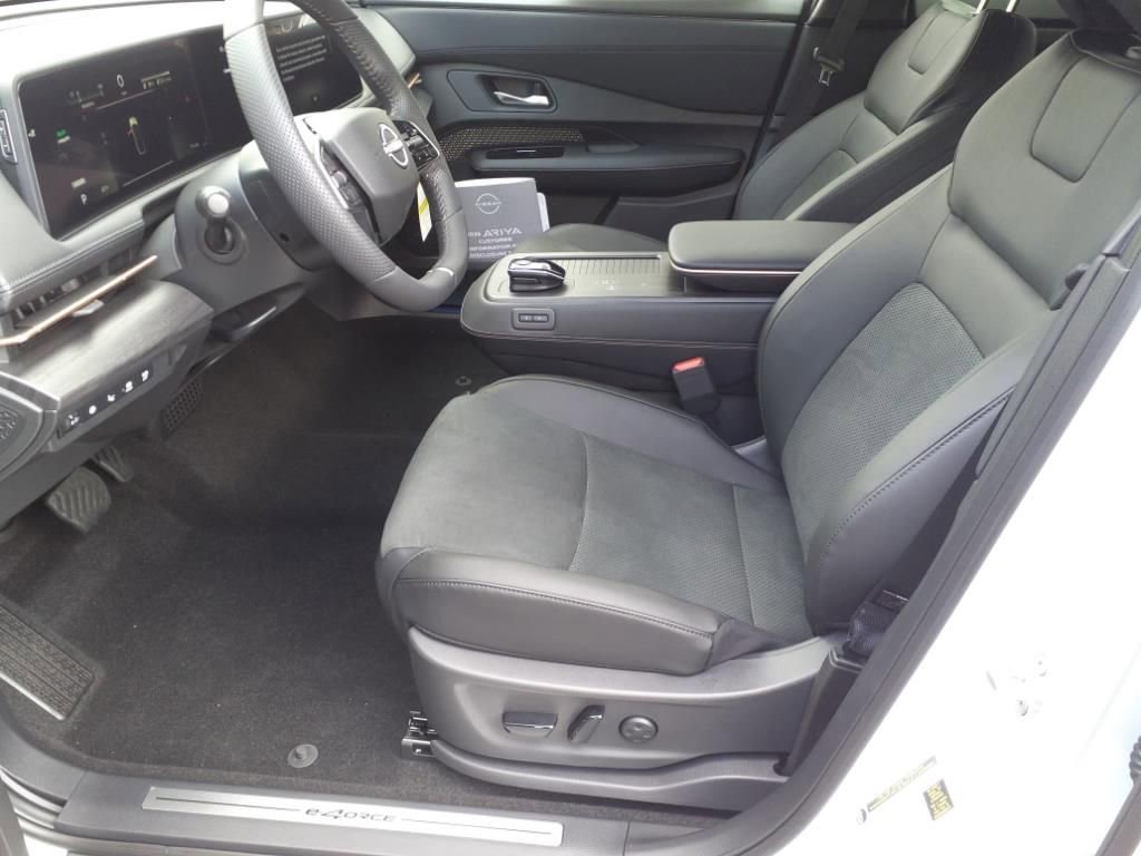 New 2025 Nissan Ariya AWD image 12