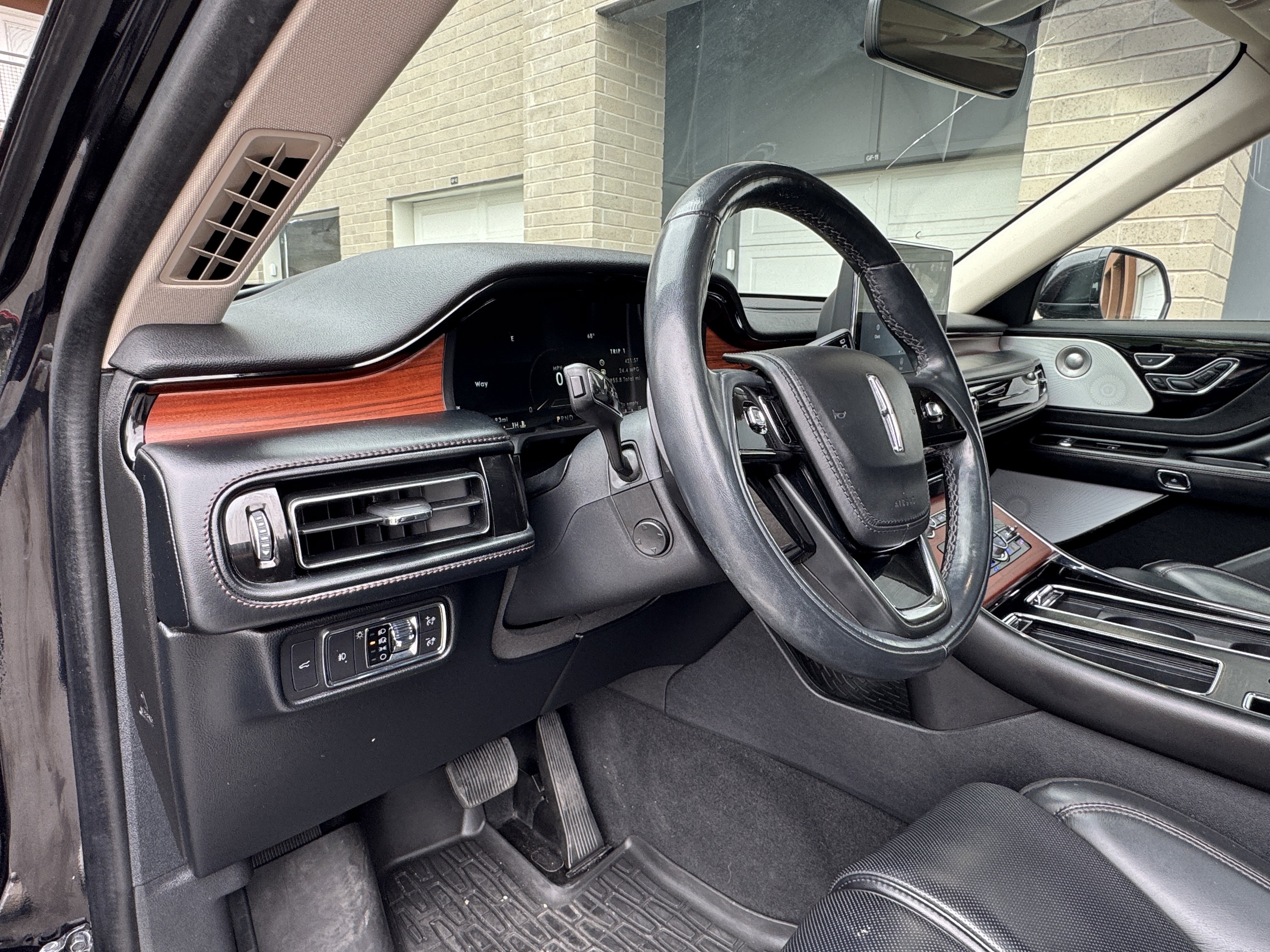 Used 2021 Lincoln Aviator Reserve w/ Equipment Group 208A AWD/4WD image 17