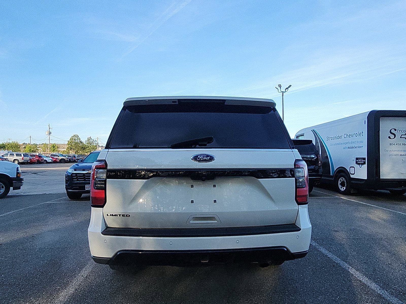 Used 2021 Ford Expedition Limited image 4