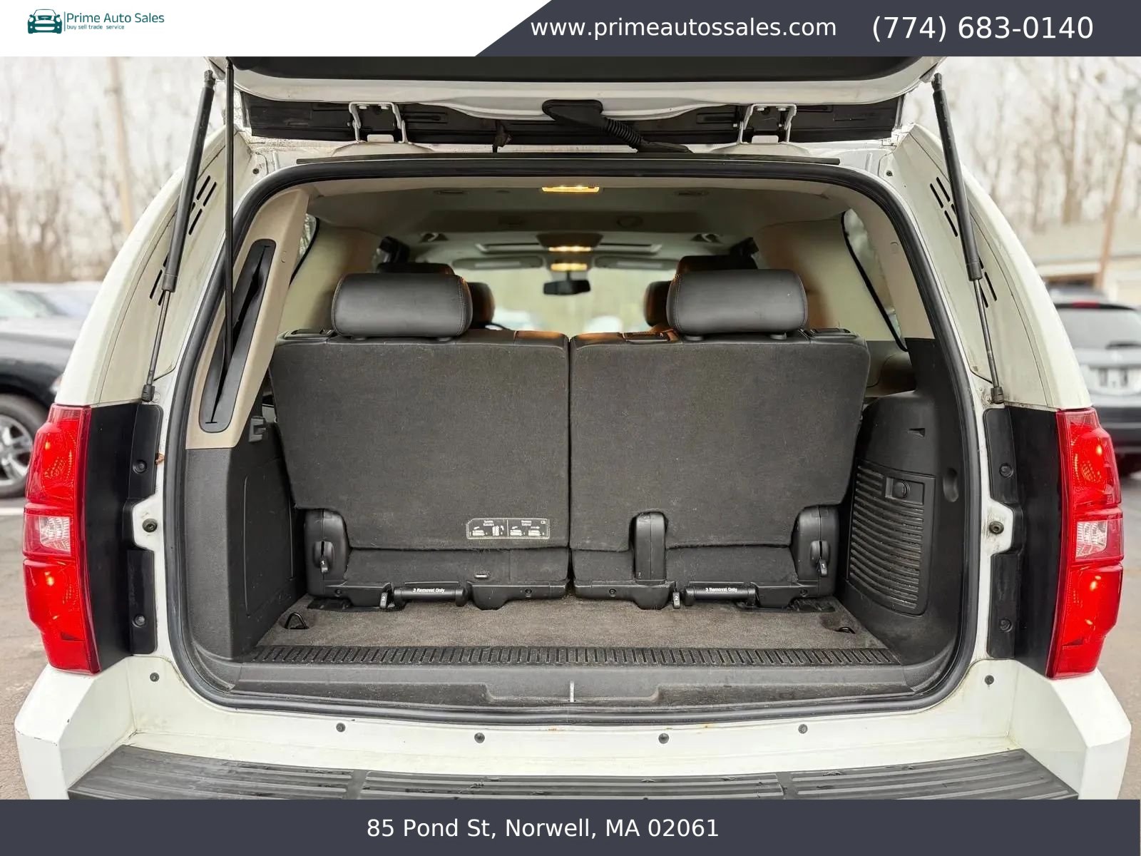 Used 2011 Chevrolet Tahoe LT w/ Luxury Package AWD/4WD image 9