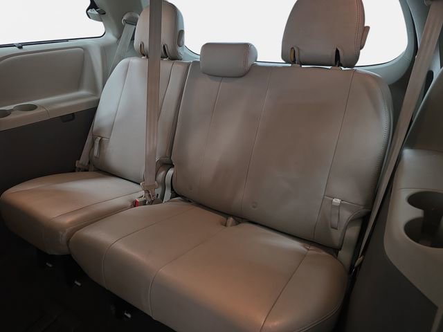 Used 2011 Toyota Sienna LE FWD image 33