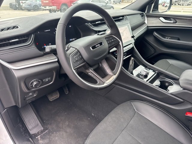 New 2026 Jeep Grand Cherokee Altitude image 13