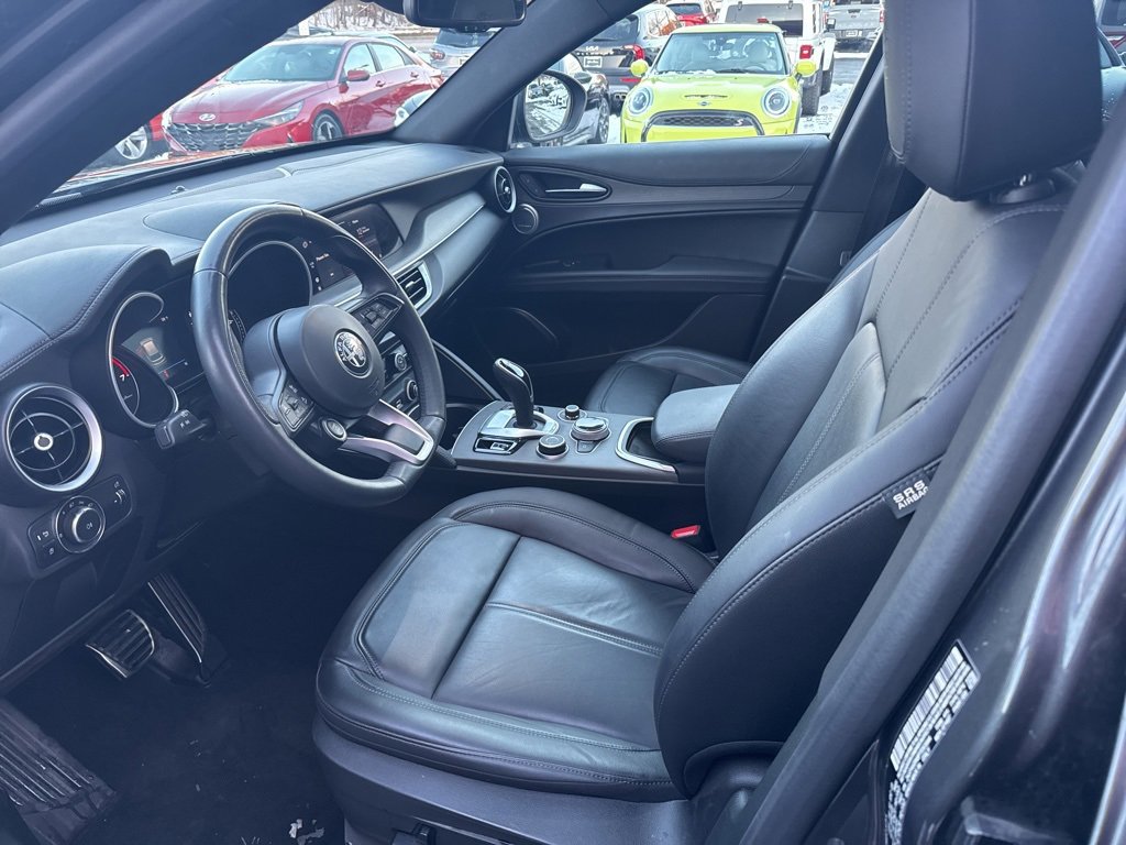 Used 2023 Alfa Romeo Stelvio Ti image 22