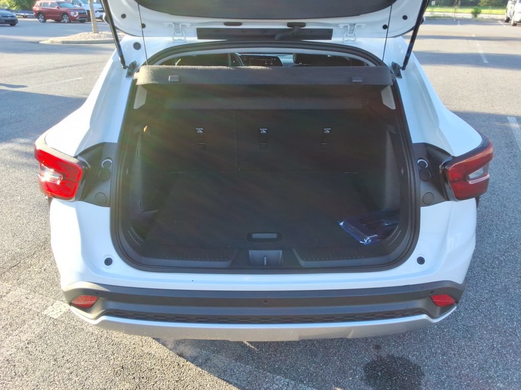 New 2026 Chevrolet Trax LT w/ Driver Confidence Package FWD image 14