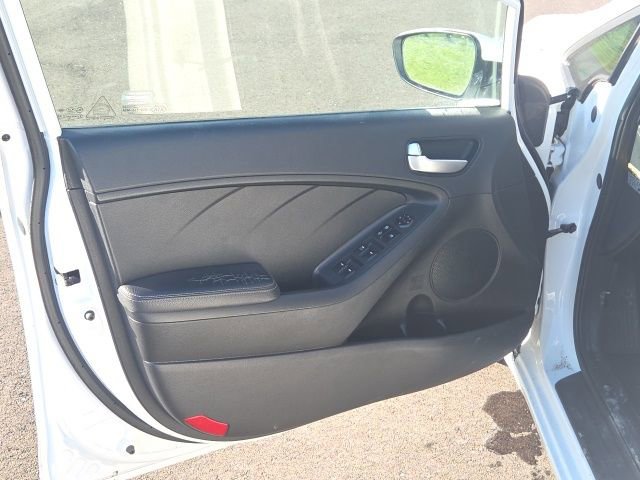 Used 2017 Kia Forte LX image 18