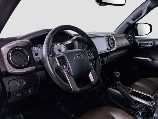 Used 2020 Toyota Tacoma Limited AWD/4WD image 9