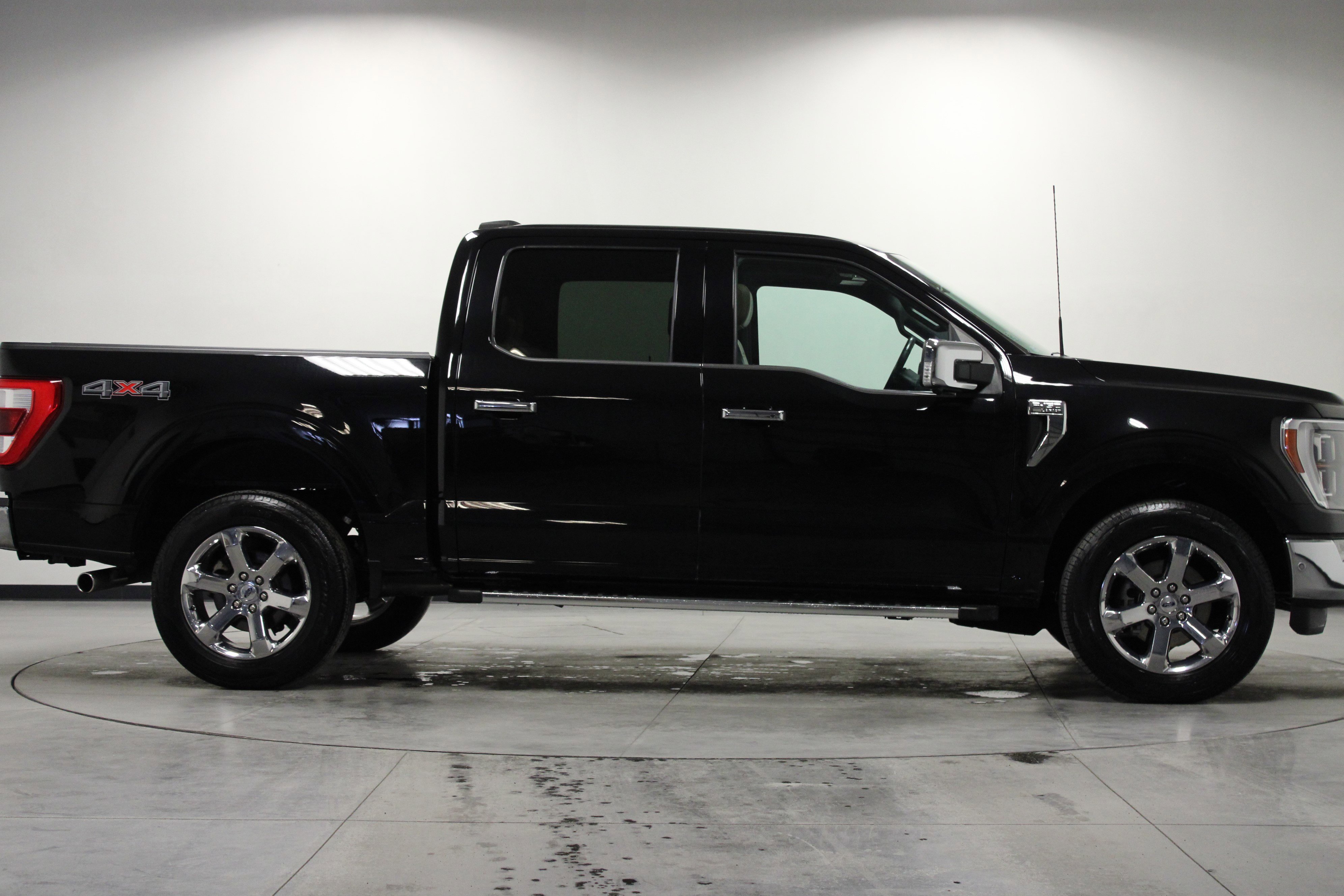 Used 2022 Ford F150 Lariat w/ Equipment Group 502A High image 3