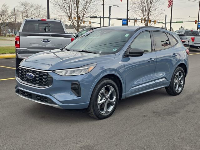Certified 2024 Ford Escape ST-Line w/ Tech Pack #1 AWD/4WD image 2