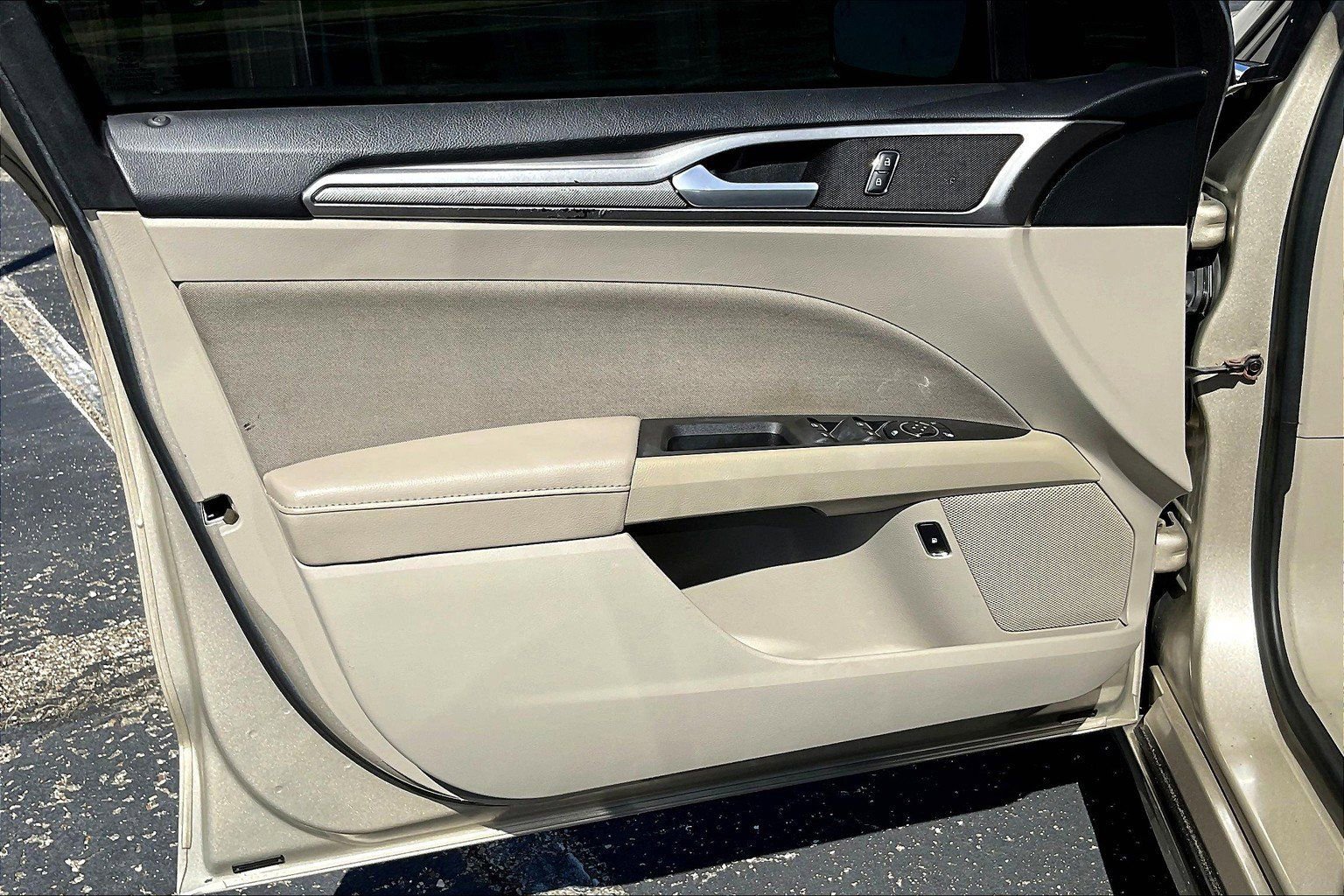 Used 2019 Ford Fusion SE image 21