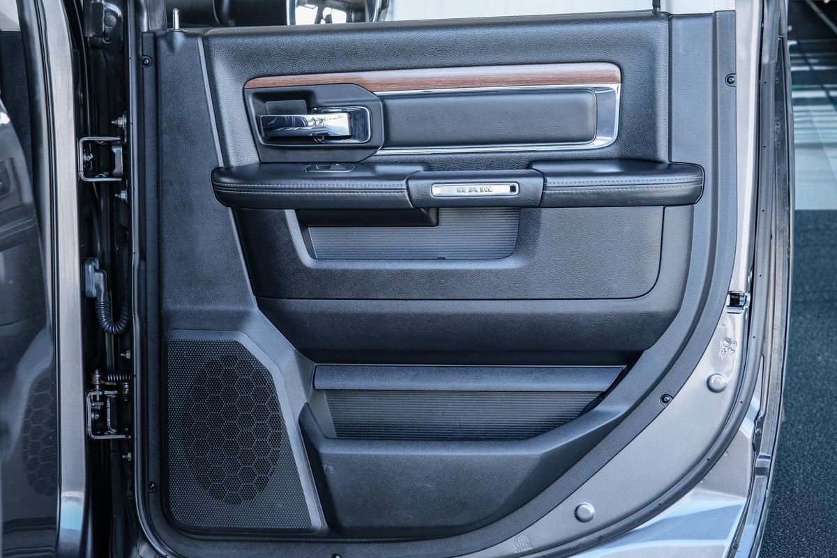 Used 2014 RAM 2500 Laramie w/ Convenience Group image 32