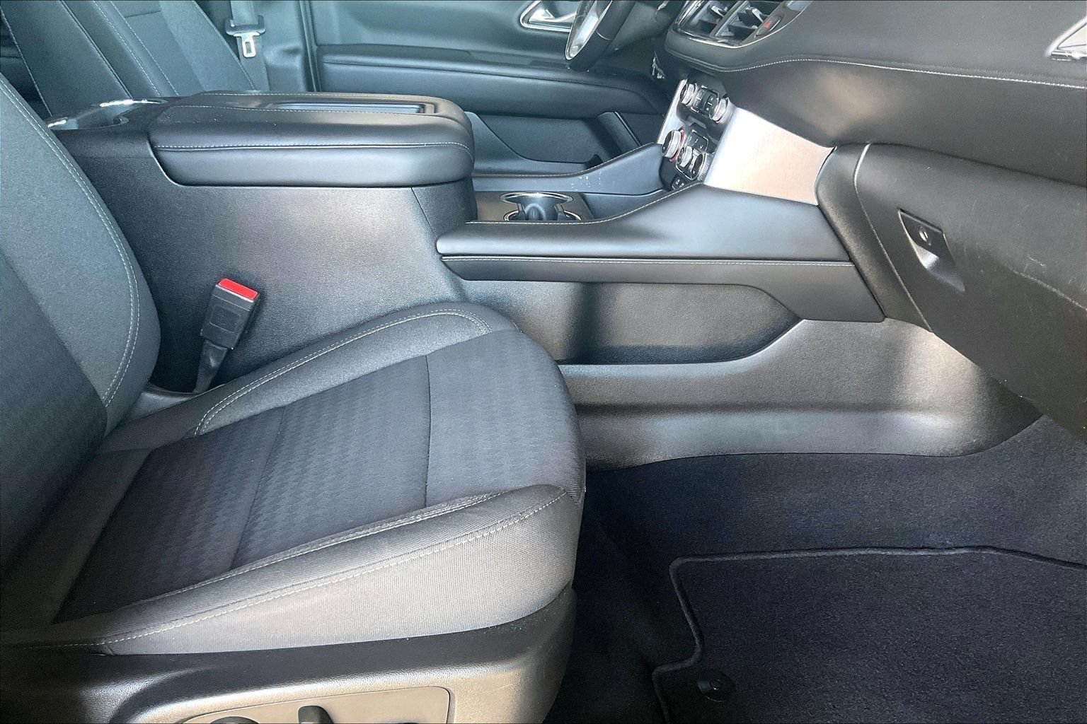 Used 2023 GMC Yukon XL SLE w/ Gmc Pro Safety Plus Package AWD/4WD image 22