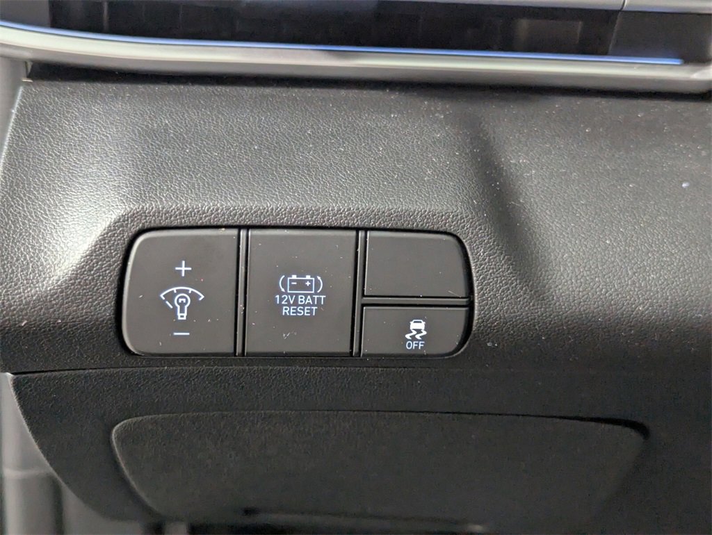 Certified 2024 Hyundai Elantra Blue image 13