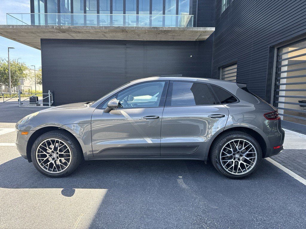 Used 2018 Porsche Macan AWD/4WD image 2