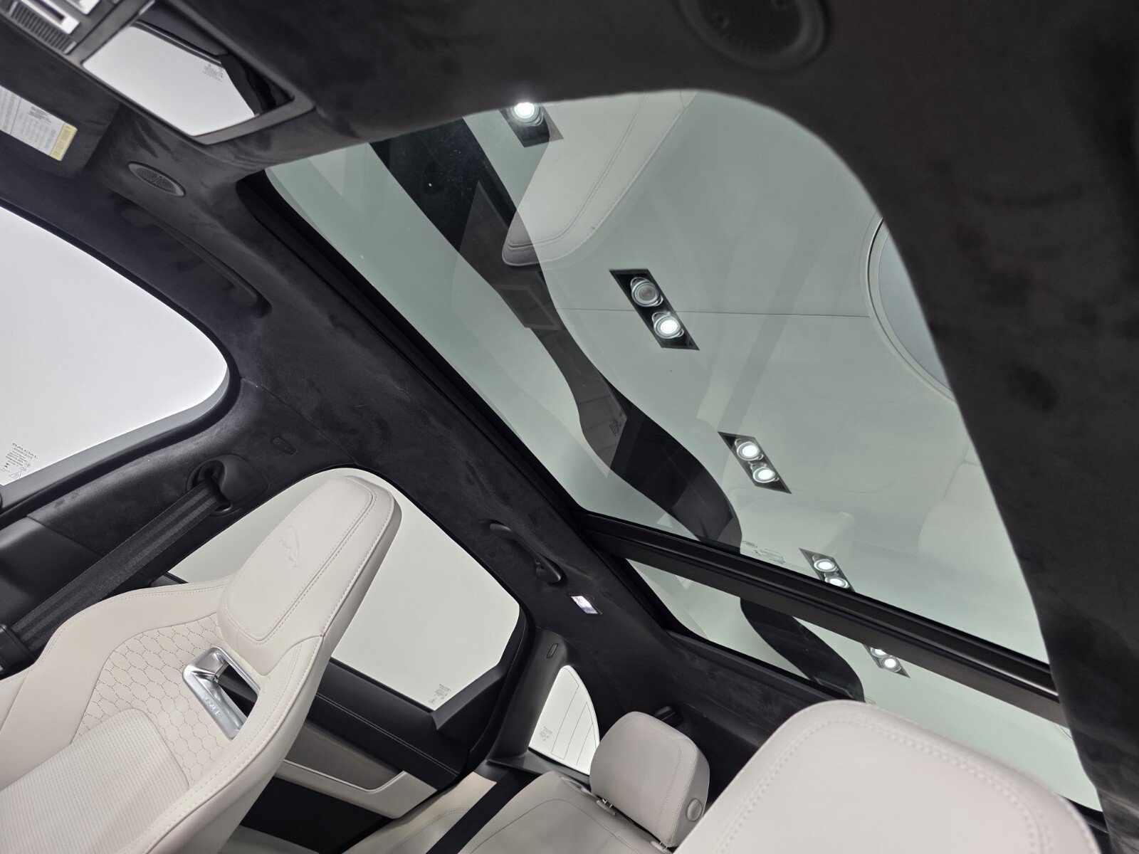 New 2026 Jaguar F-PACE R-Dynamic S AWD/4WD image 9