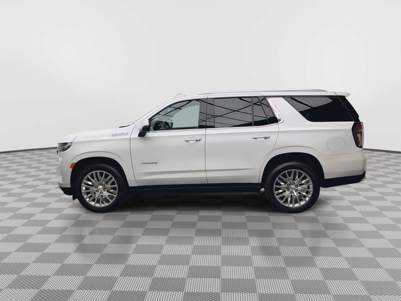 Certified 2023 Chevrolet Tahoe High Country w/ Premium Package AWD/4WD image 43