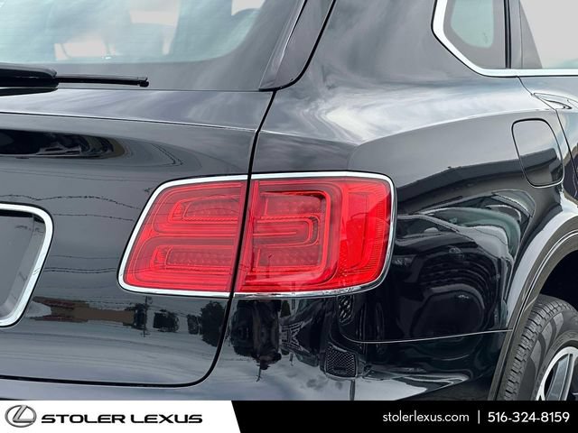 Used 2018 Bentley Bentayga AWD/4WD image 11