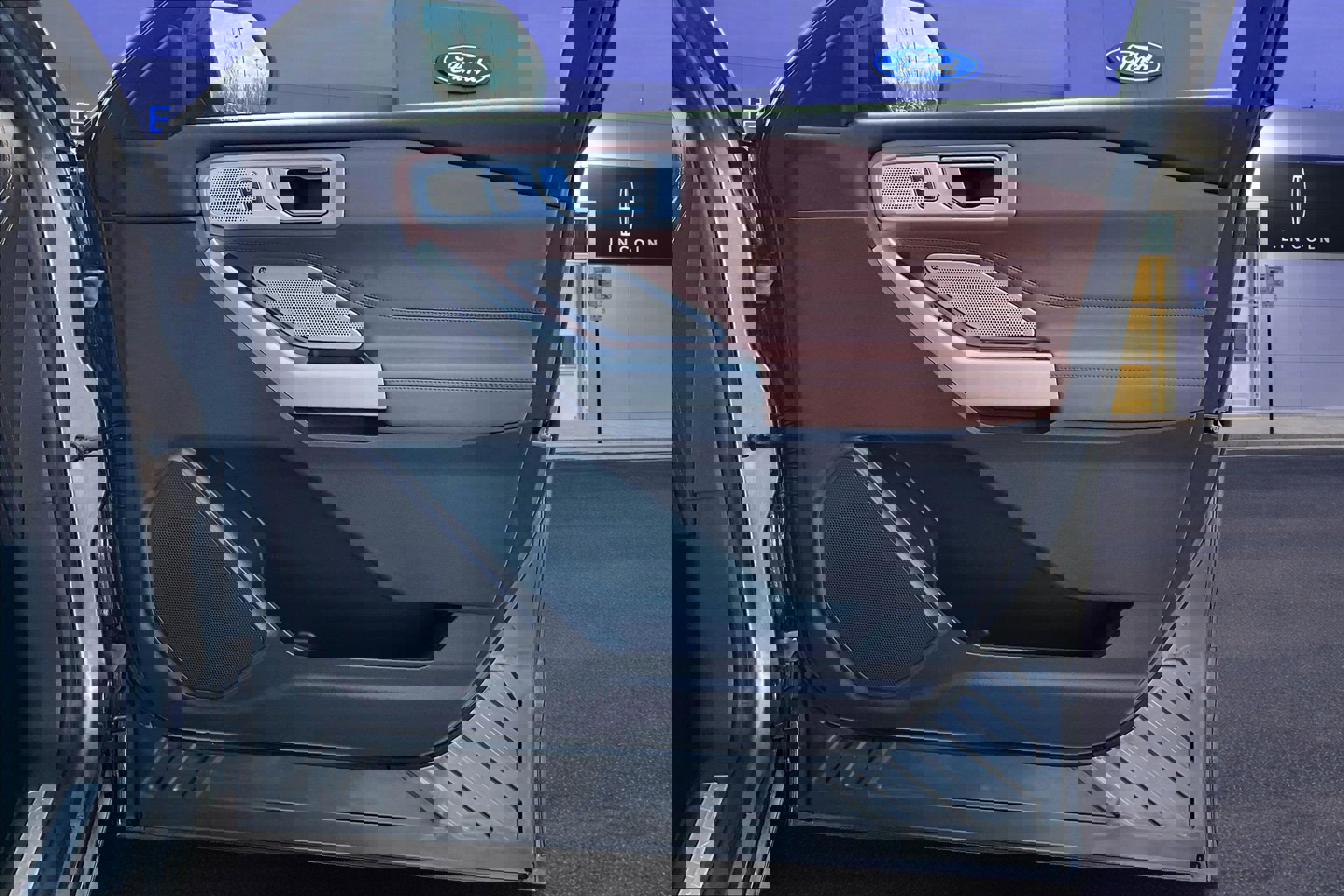 Used 2021 Ford Explorer King Ranch w/ Premium Technology Package image 31