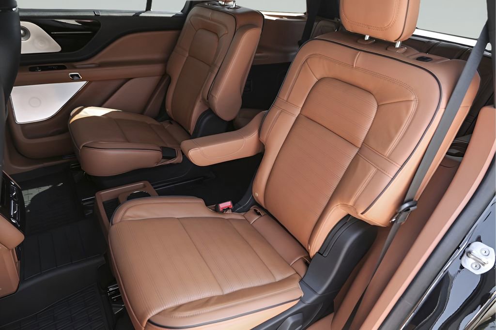 Used 2025 Lincoln Aviator Black Label image 28