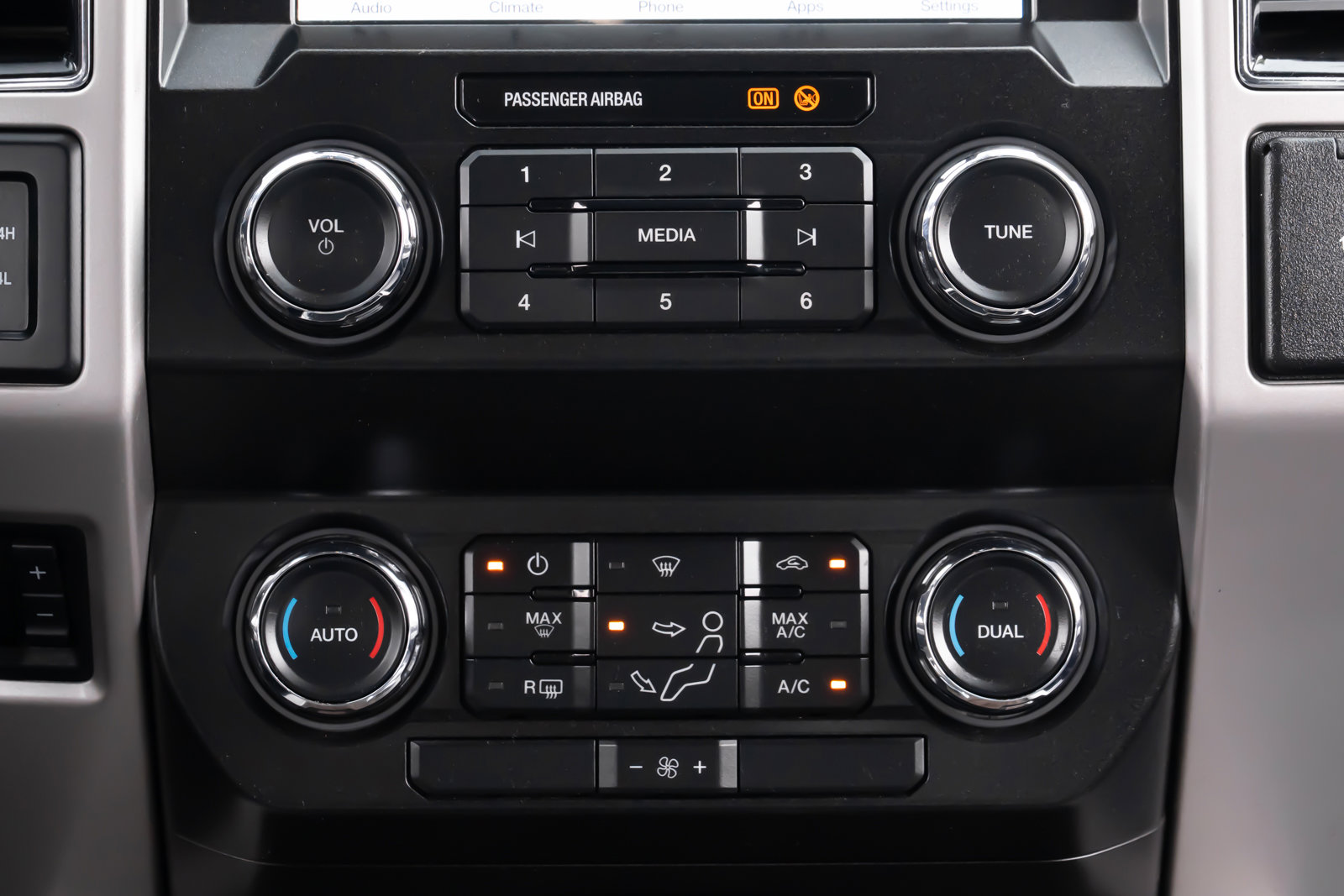 Used 2019 Ford F350 Lariat image 38