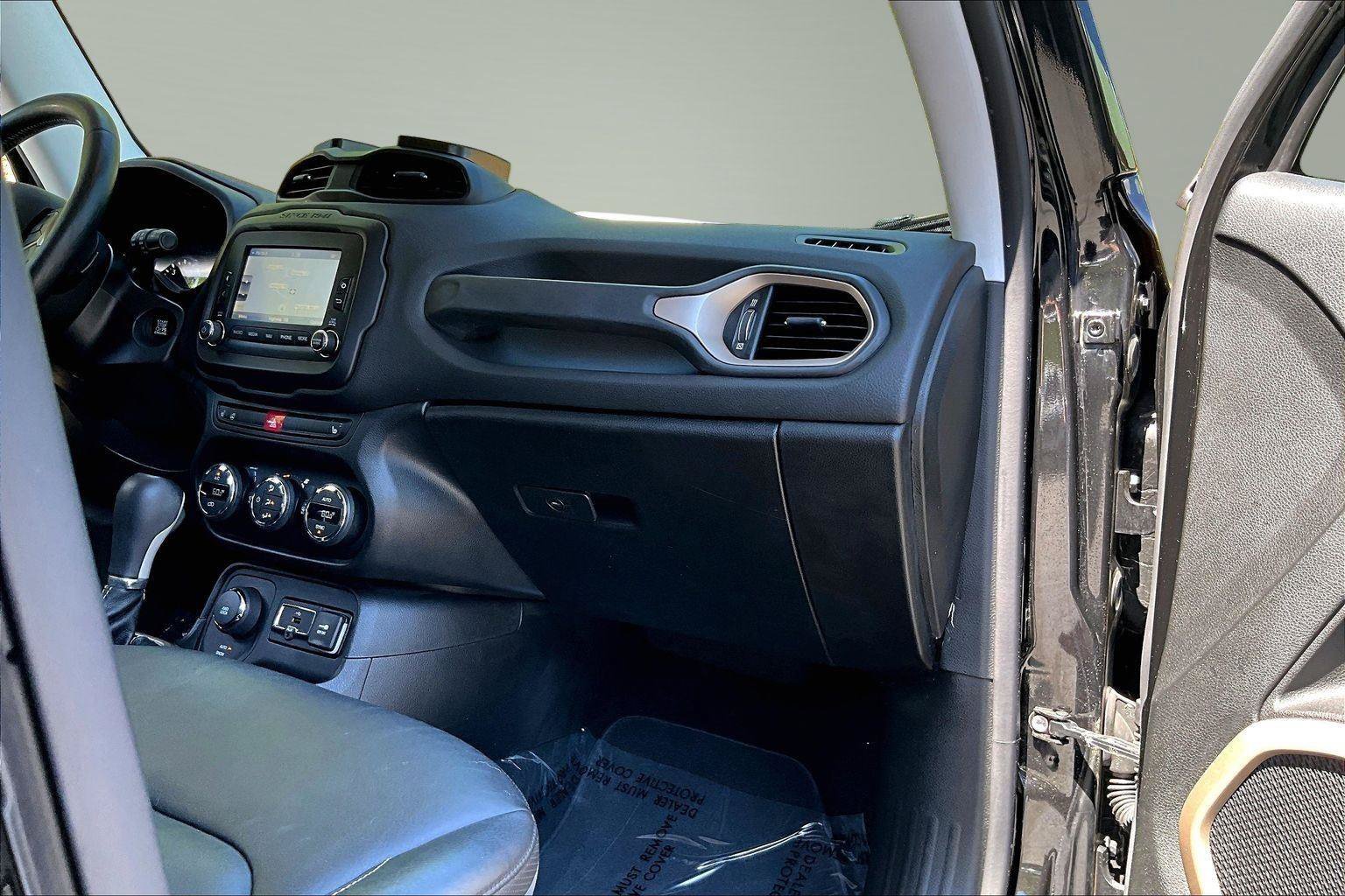 Used 2015 Jeep Renegade Limited AWD/4WD image 17