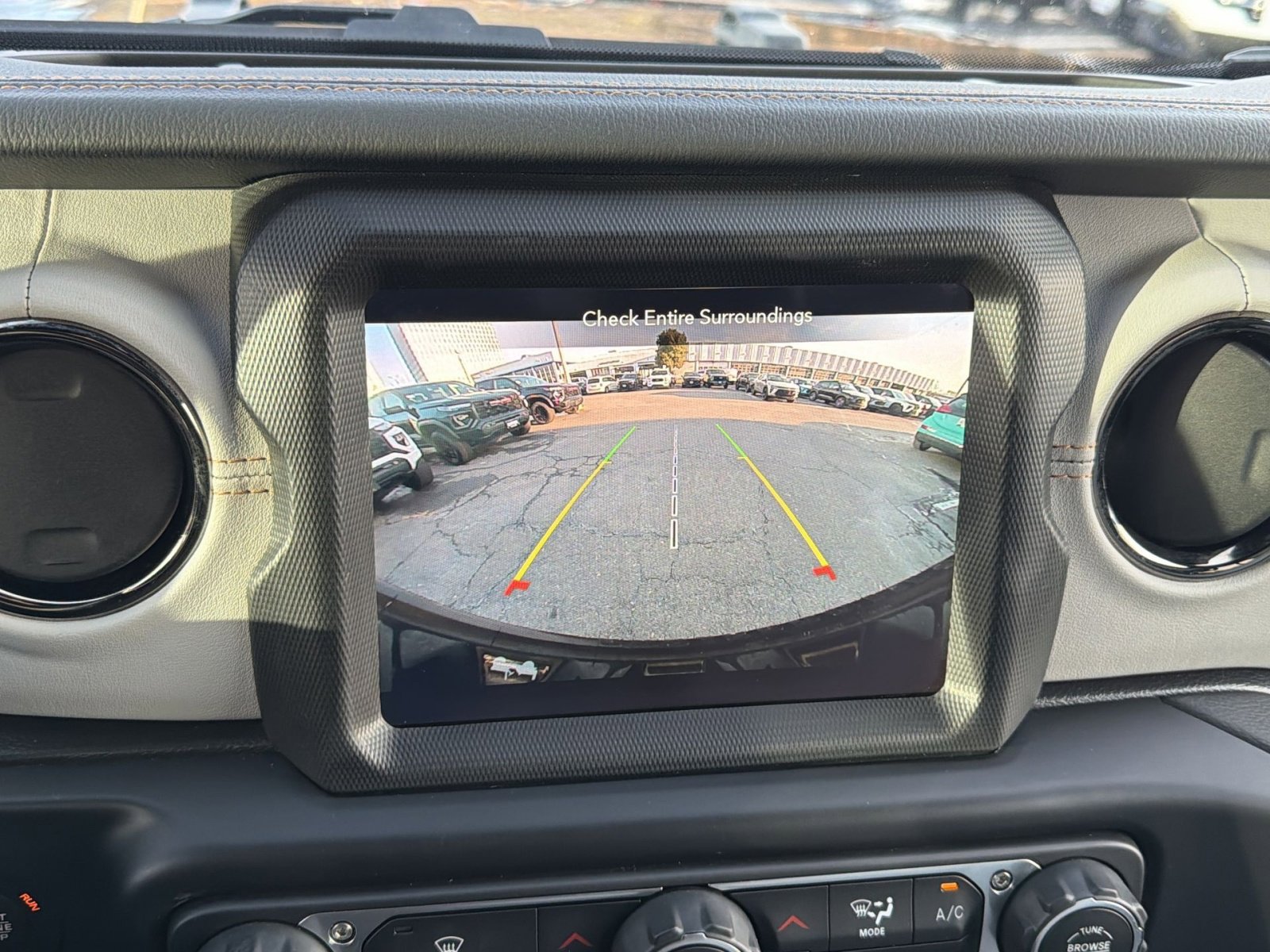 Used 2021 Jeep Wrangler Unlimited Sahara image 19