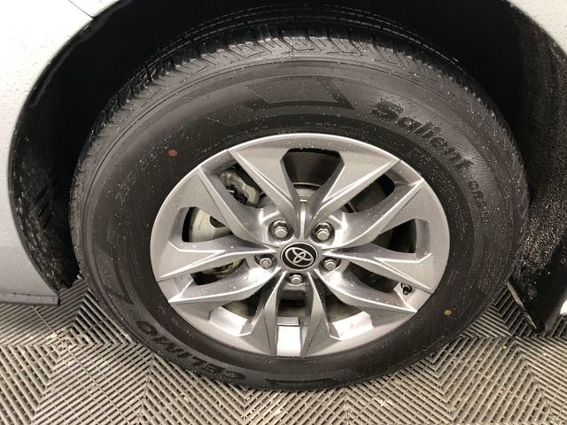 Used 2021 Toyota Sienna XLE FWD image 27