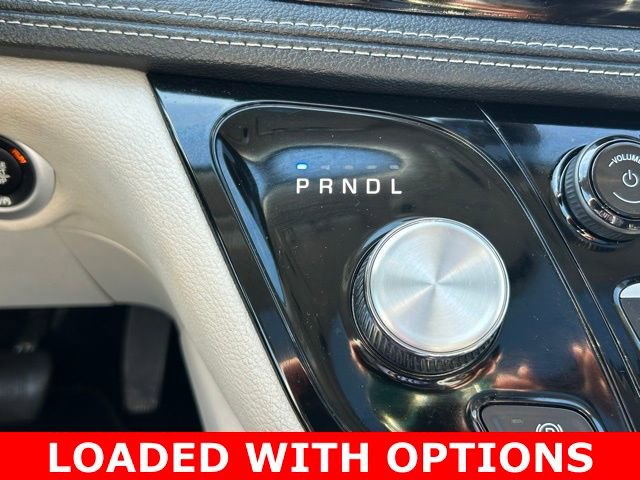 Used 2023 Chrysler Pacifica Limited FWD image 25