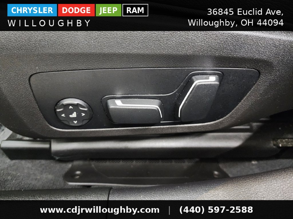 Used 2025 BMW 330i xDrive Sedan w/ Convenience Package AWD/4WD image 16