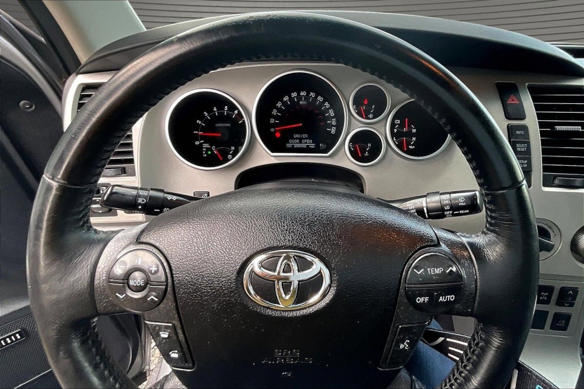 Used 2008 Toyota Sequoia Limited AWD/4WD image 8