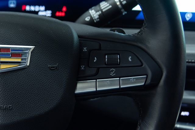 Used 2025 Cadillac XT4 Premium Luxury image 15