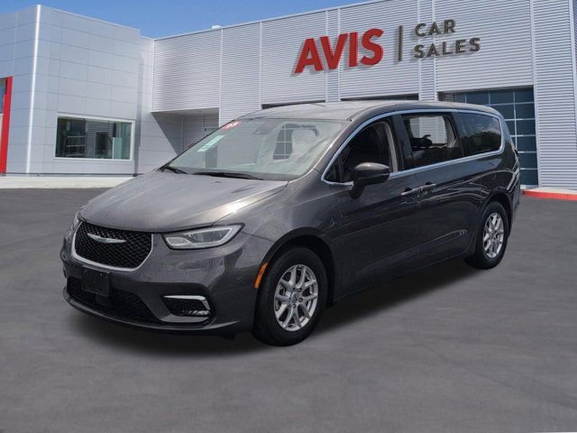 Used 2023 Chrysler Pacifica Touring-L image 1